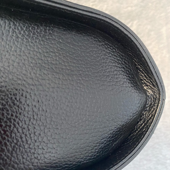 🌸SOLD🌸AUTHENTIC VINTAGE MCM MINI BLACK LEATHER HANDBAG - Picture 15 of 16